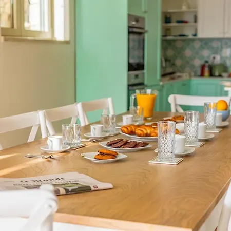 Isabelle With Superb Views *