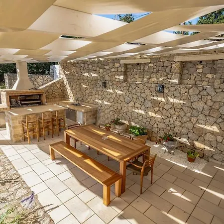 Villa Isabelle With Superb Views