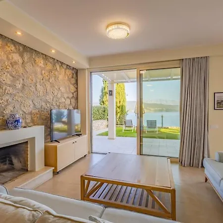 Isabelle With Superb Views * Λυγιά